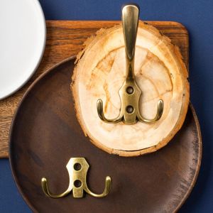 Крючок мебельный 2х-рожковый оксидированная бронза KR-0020-OAB - Картинка.