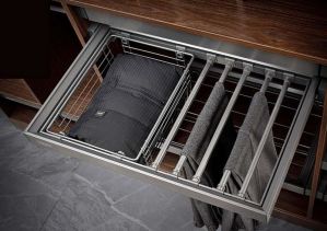 Вешалка для брюк с корзиной 900-950, антрацит WB-663-900. Фото.