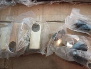 Заглушка для кухонного рейлинга d 16 мм золото. Фото.