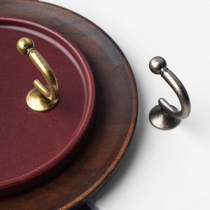 Фото: Крючок для мебели черненый старинный цинк KR-0150-BAZ.