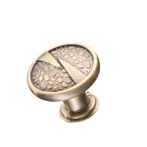Изображение: Мебельная ручка кнопка античная бронза RK-026 BA.